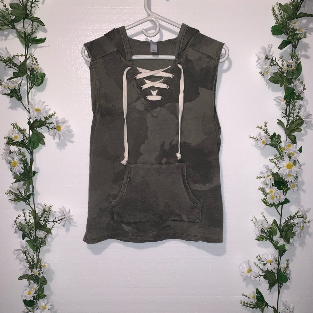 ALTERNATIVE Camo lace up hoodie